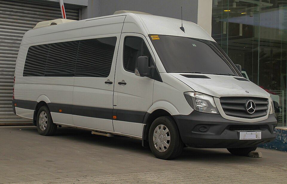 Mercedes-Benz Sprinter minibus